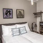 The Yard Hotel